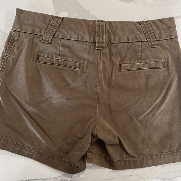 J. Crew classic twill chino shorts - size 0 - Picture 2 of 3